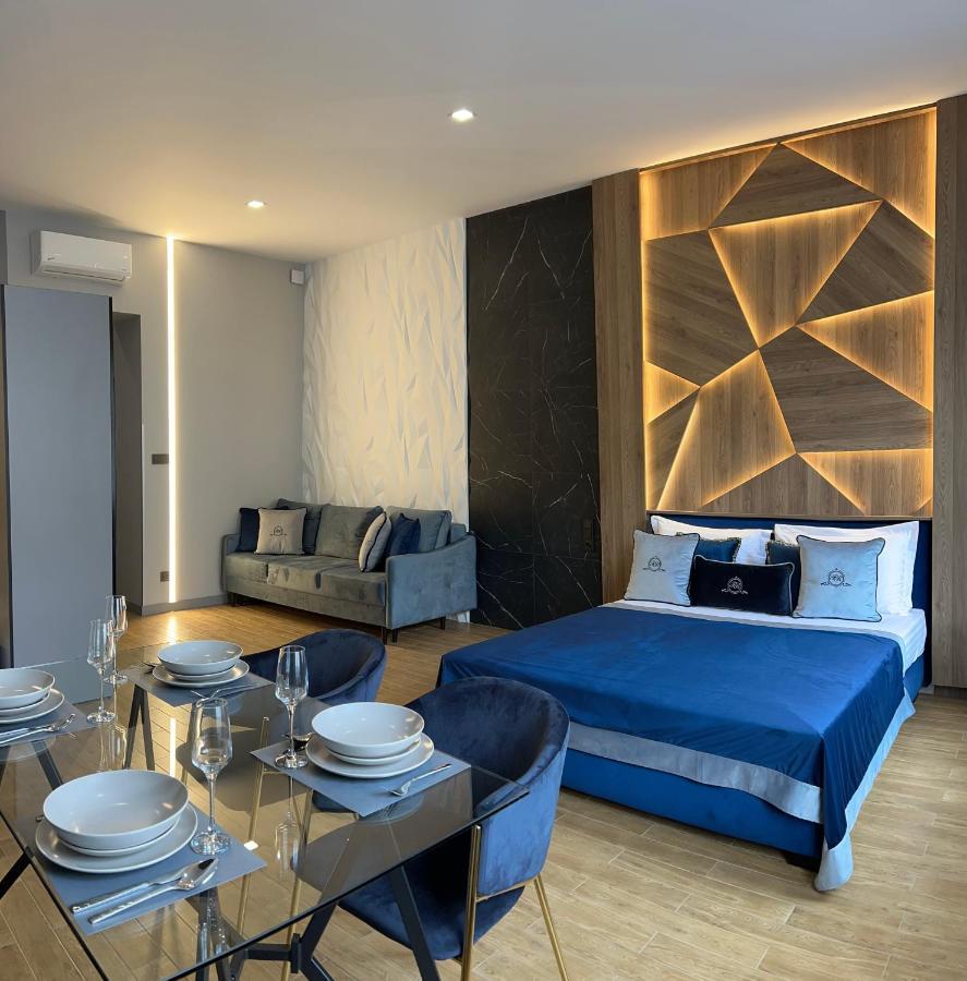 Central Family Boutique Apartments 2 Львов Экстерьер фото