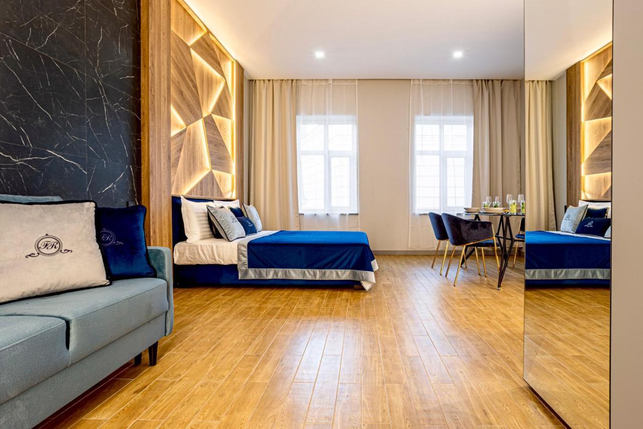 Central Family Boutique Apartments 2 Львов Экстерьер фото