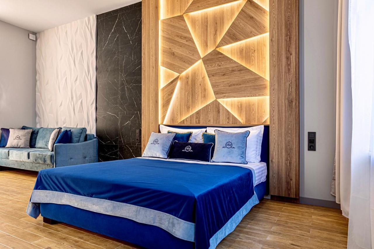 Central Family Boutique Apartments 2 Львов Экстерьер фото