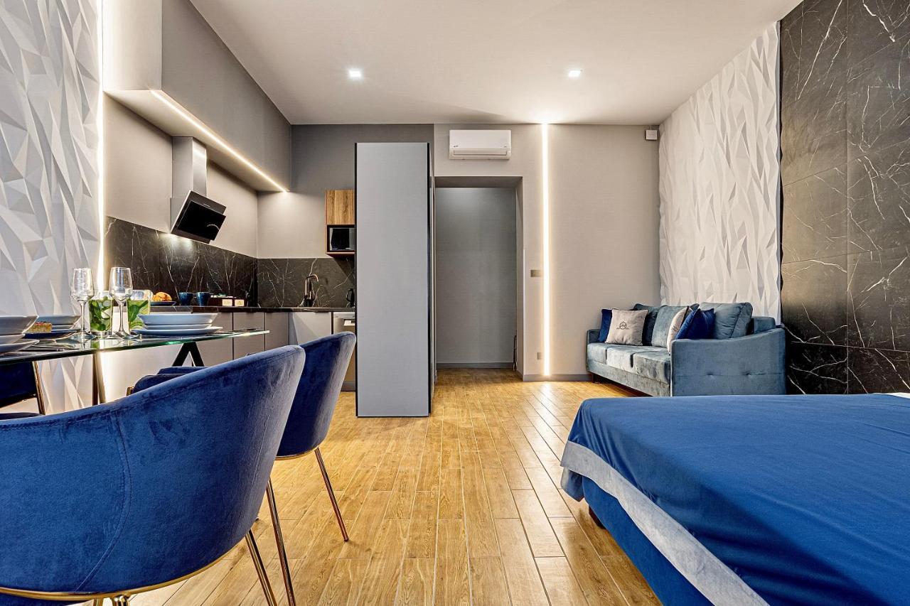 Central Family Boutique Apartments 2 Львов Экстерьер фото
