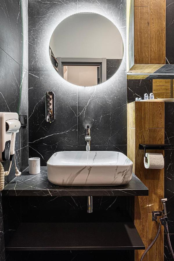 Central Family Boutique Apartments 2 Львов Экстерьер фото
