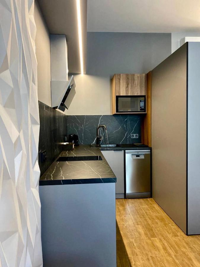 Central Family Boutique Apartments 2 Львов Экстерьер фото