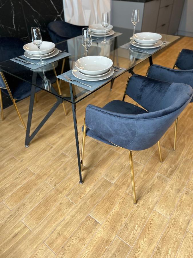 Central Family Boutique Apartments 2 Львов Экстерьер фото