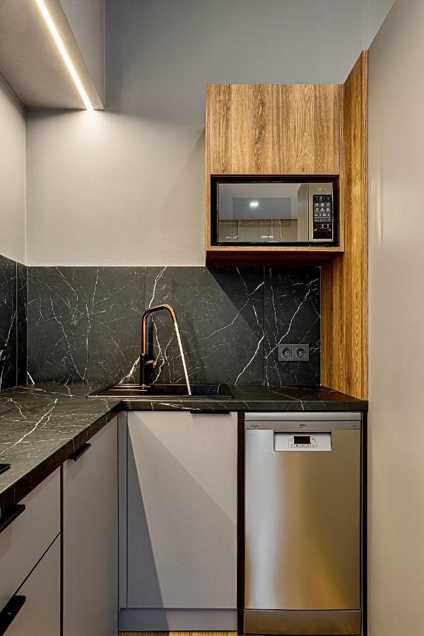 Central Family Boutique Apartments 2 Львов Экстерьер фото