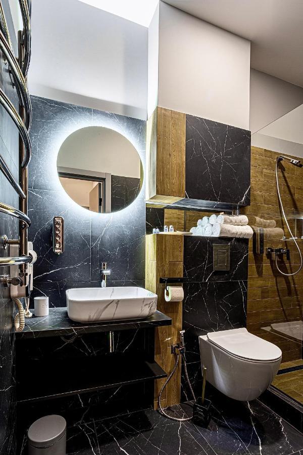 Central Family Boutique Apartments 2 Львов Экстерьер фото