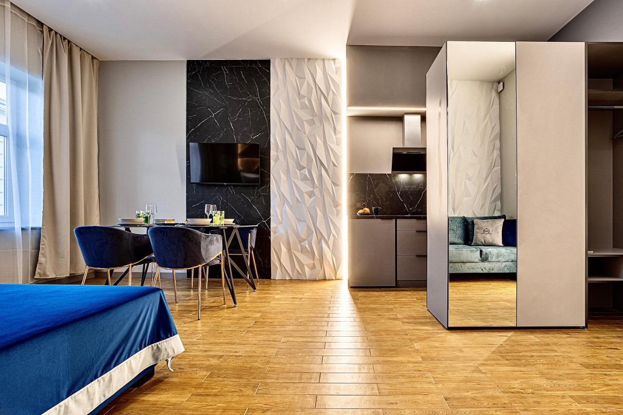 Central Family Boutique Apartments 2 Львов Экстерьер фото